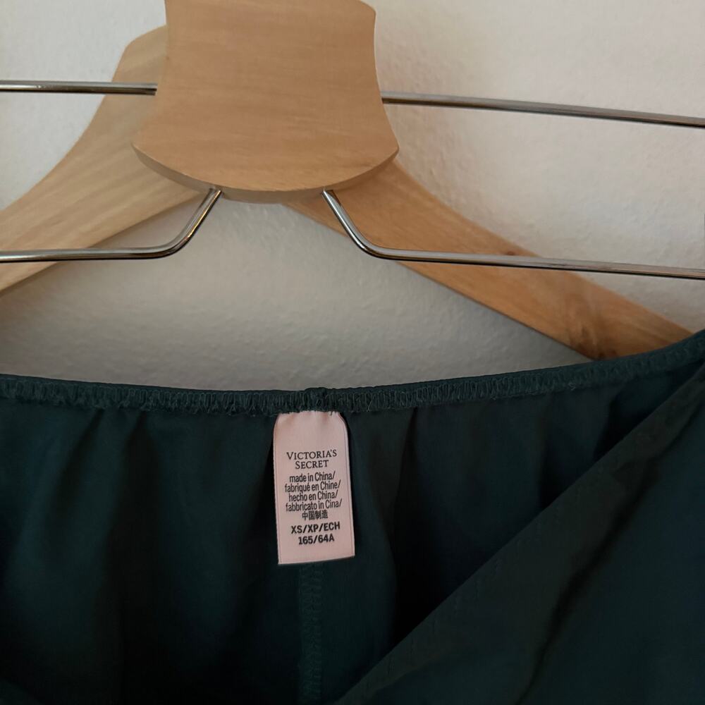 Victoria’s Secret Satin Open Back Cami & Shorts Set XS - Picture 7 of 7